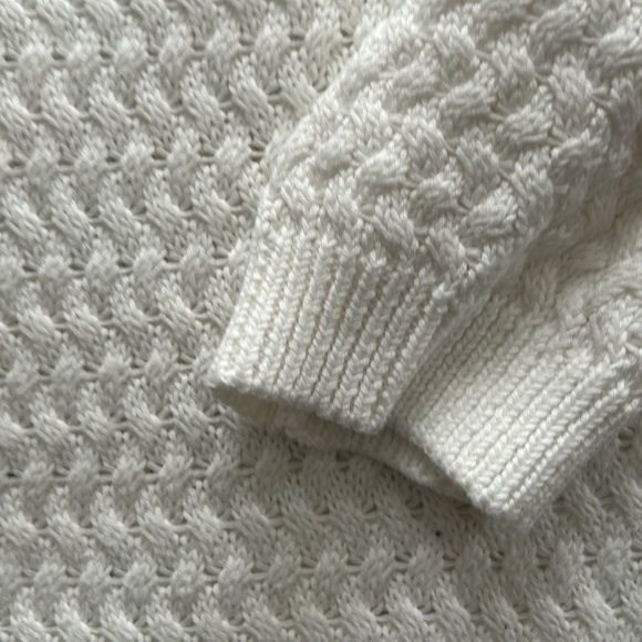White knit three quarter sleeve top - Picture 3 of 6